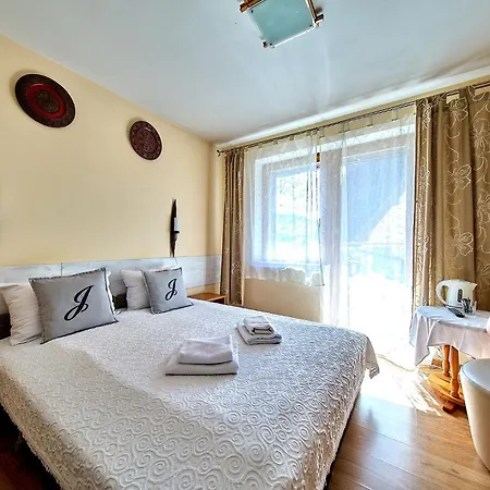 Na Wzgorzu زاكوباني